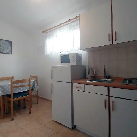 Apartman Spavalo * Pag Town