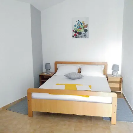 Apartment Apartman Spavalo Pag Town